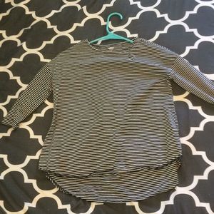 Old Navy three-quarter sleeve black and white